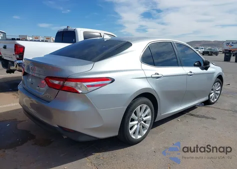 2019 Toyota Camry Le z USA, uszkodzony, nr VIN 4T1B11HK7KU256094